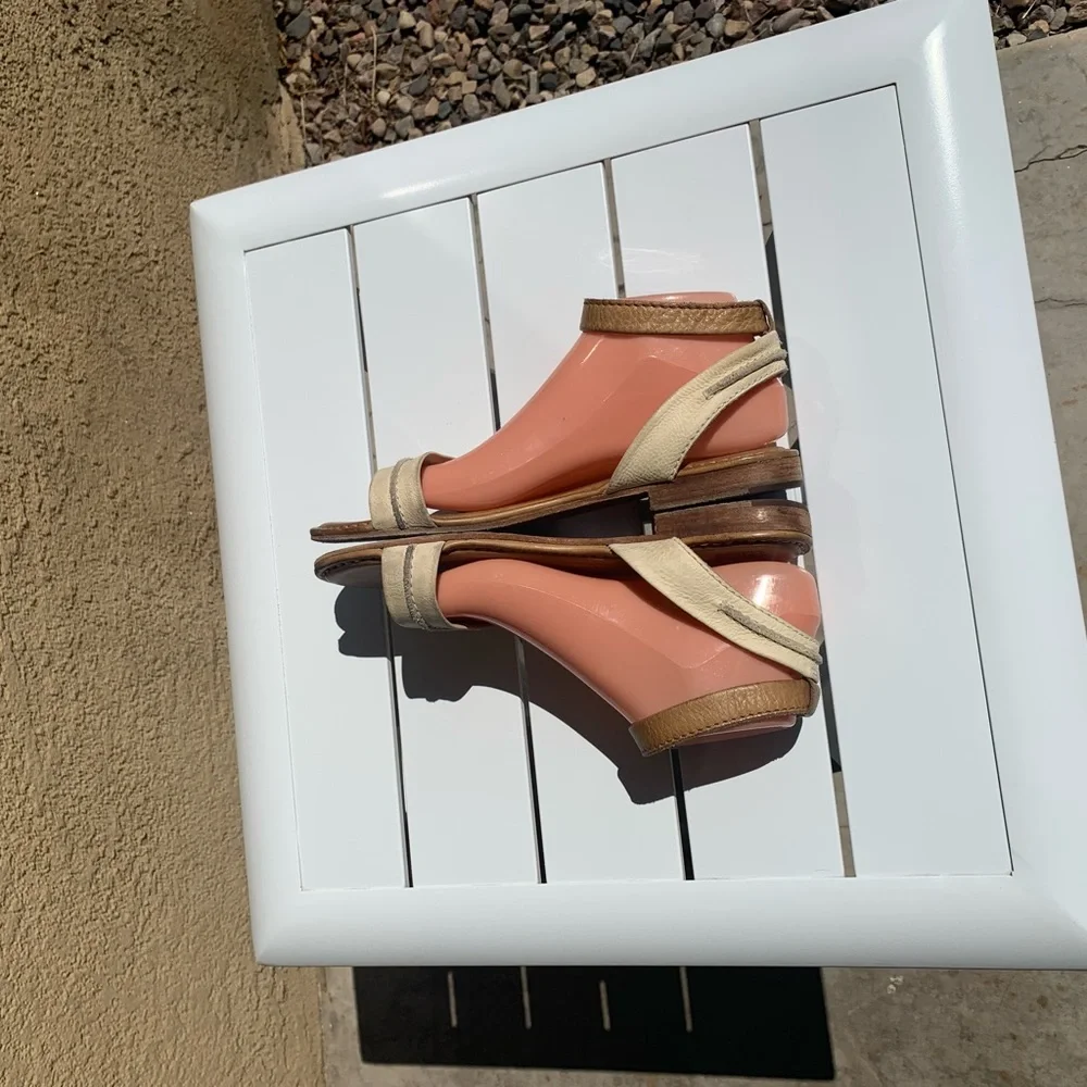 Frye brown and cream leather strap sandals size 9M - Picture 10 of 15